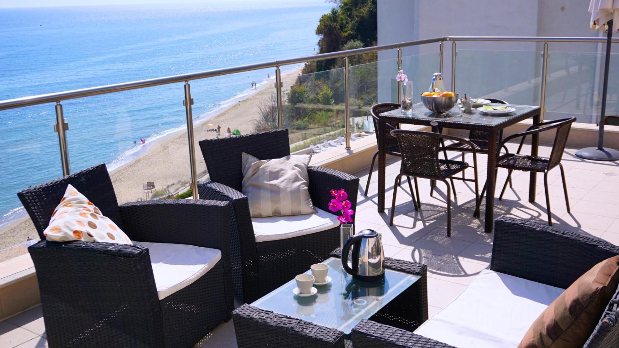 Апартаменти Бяла Клиф На Плажа - Apartments Byala Cliff First Line エクステリア 写真
