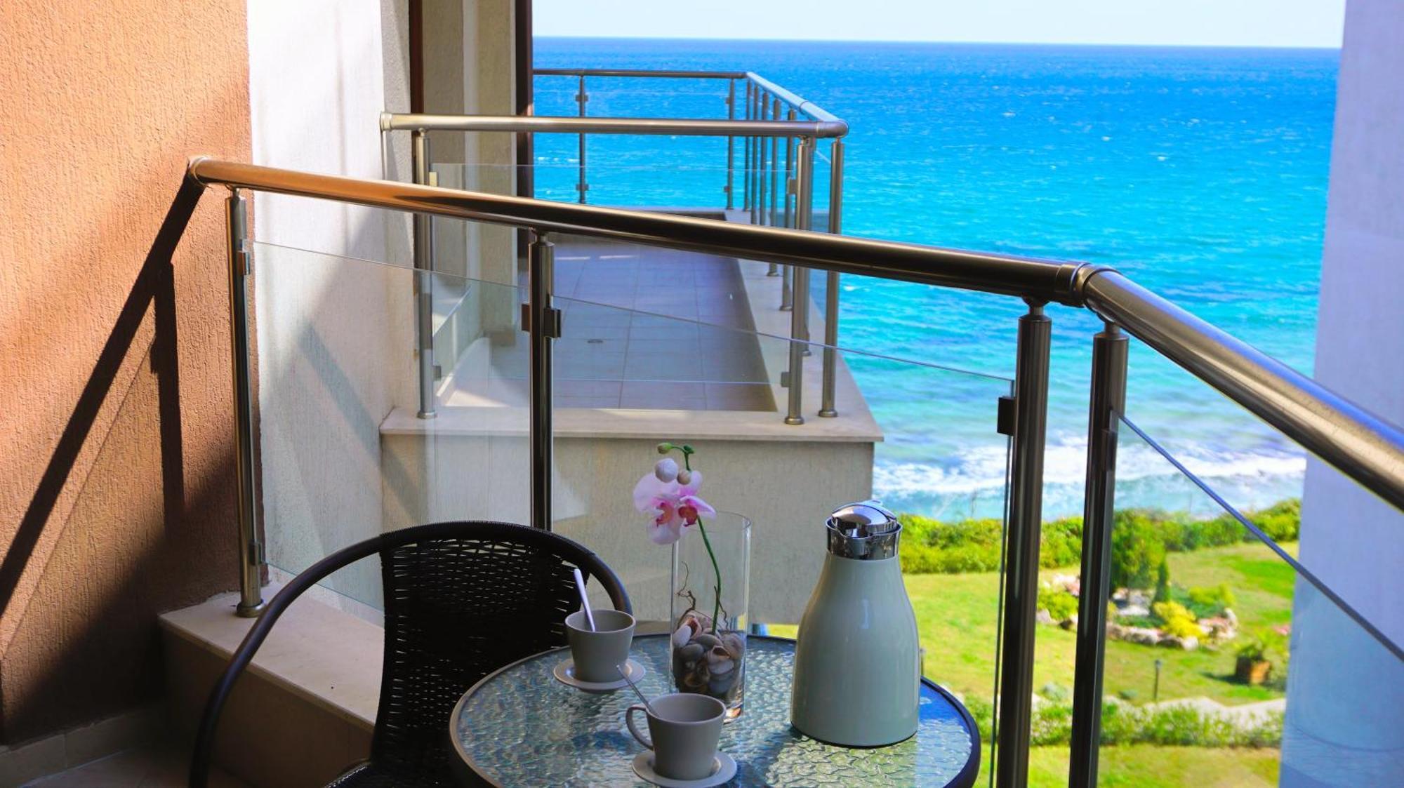 Апартаменти Бяла Клиф На Плажа - Apartments Byala Cliff First Line エクステリア 写真